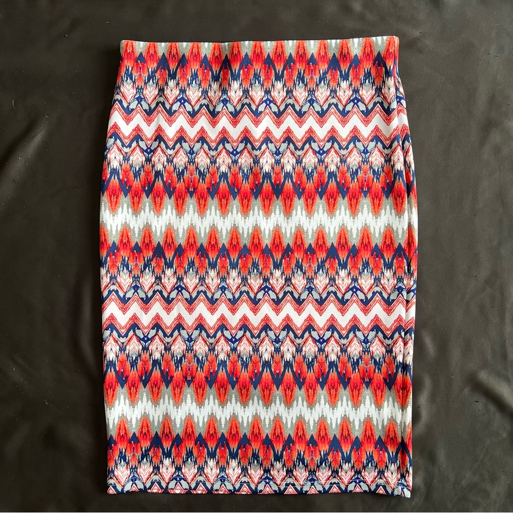 Size XL Sequin Hearts Women’s Red & Navy Patterned Pencil Skirt